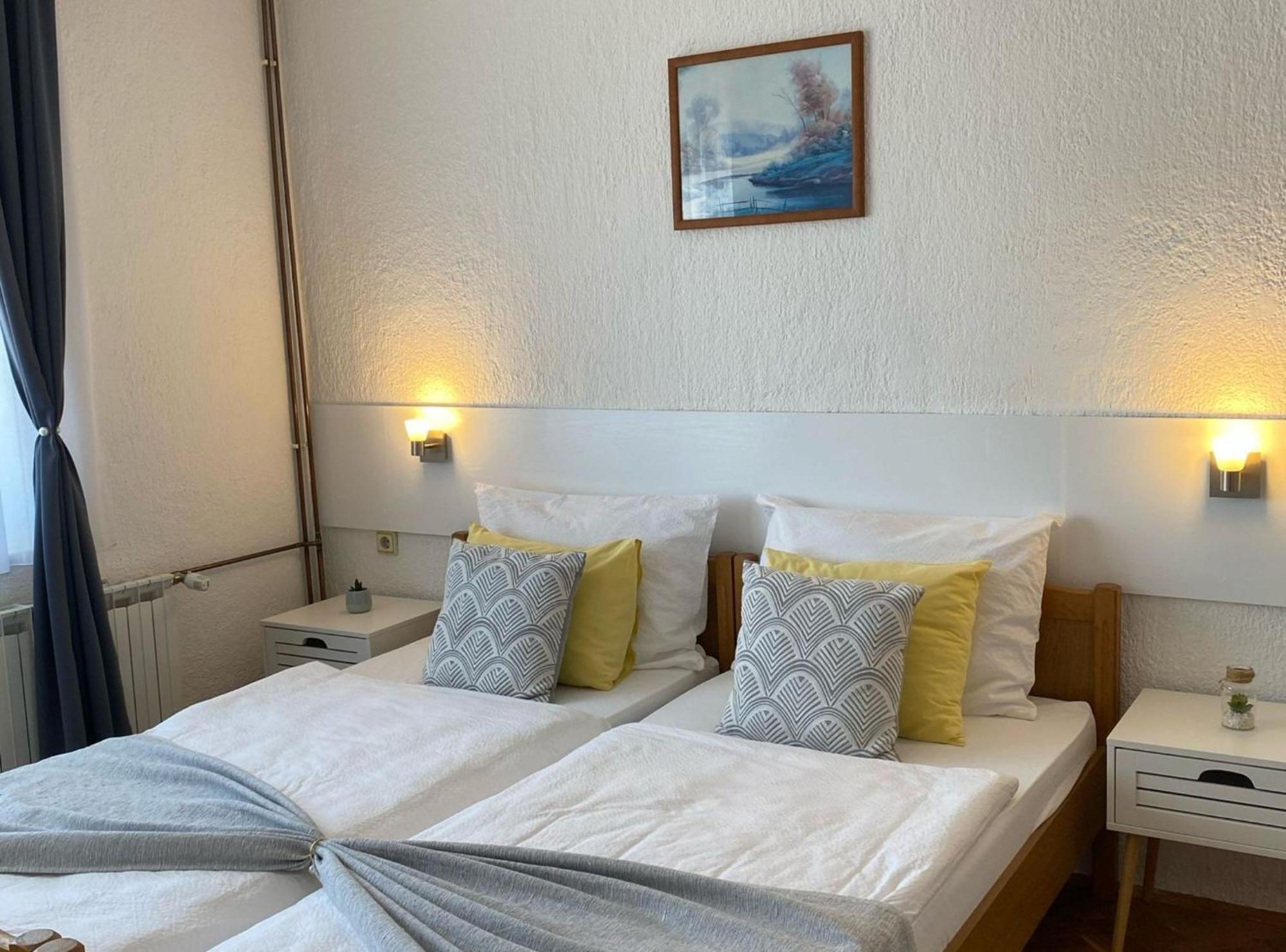 Hotel M&N Zafran Grabovac  Zewnętrze zdjęcie